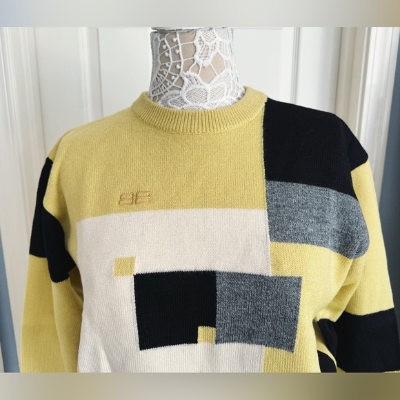 Authentic Balenciaga Wool Sweater - Picture 6 of 16